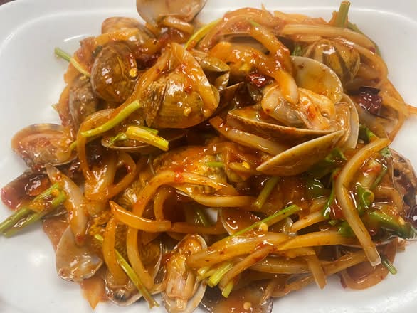 C18. Fried Spicy Clams 辣炒蚬子